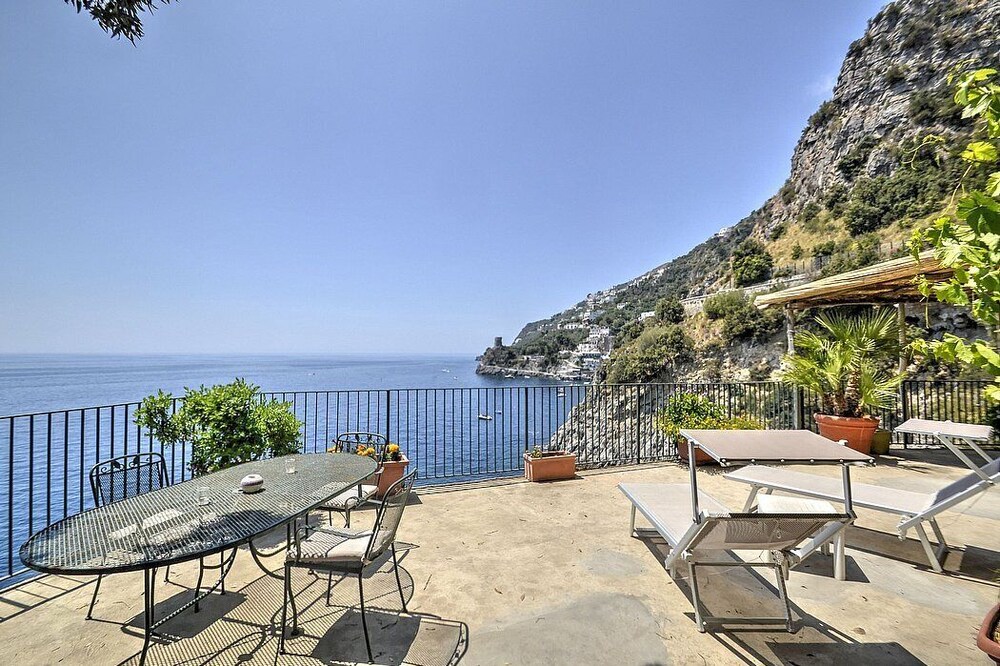 Villa Babila: A charming two-story villa set into the cliff, sheer above the sea and with direct access to the sea, with Free WI-FI.