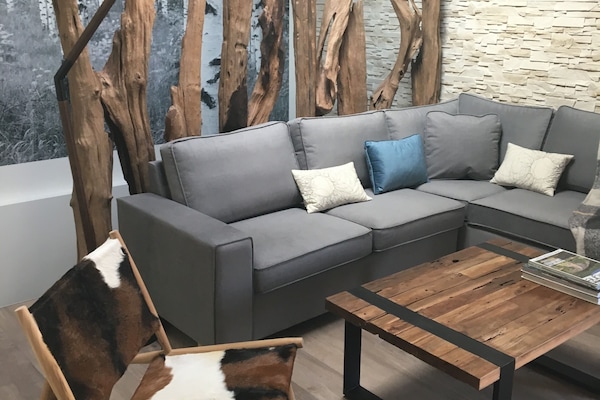 A l'étage esprit loft
Salon, chambre et cuisine sur le même niveau