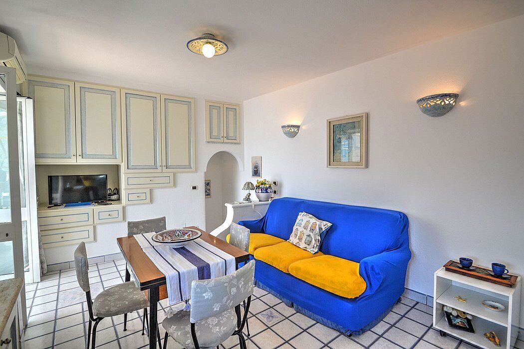 Villino Blu: A splendid two-story independent house which faces the sun and the sea, with Free WI-FI.