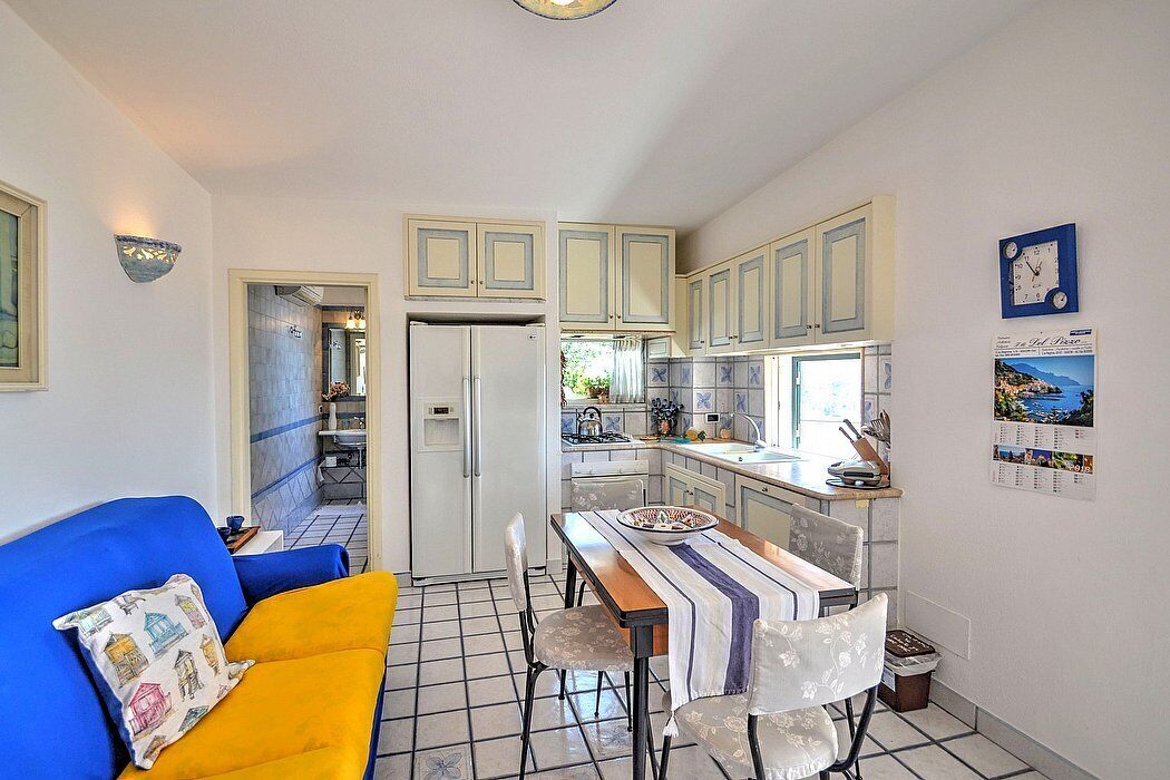 Villino Blu: A splendid two-story independent house which faces the sun and the sea, with Free WI-FI.