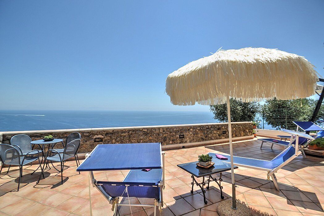 Villino Blu: A splendid two-story independent house which faces the sun and the sea, with Free WI-FI.
