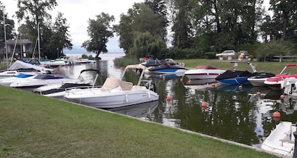 casa frente al lago lago de Ginebra área de luz