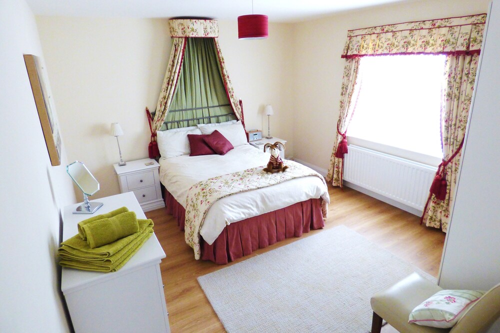 Meadow Cottage 4 Star NITB accomodation