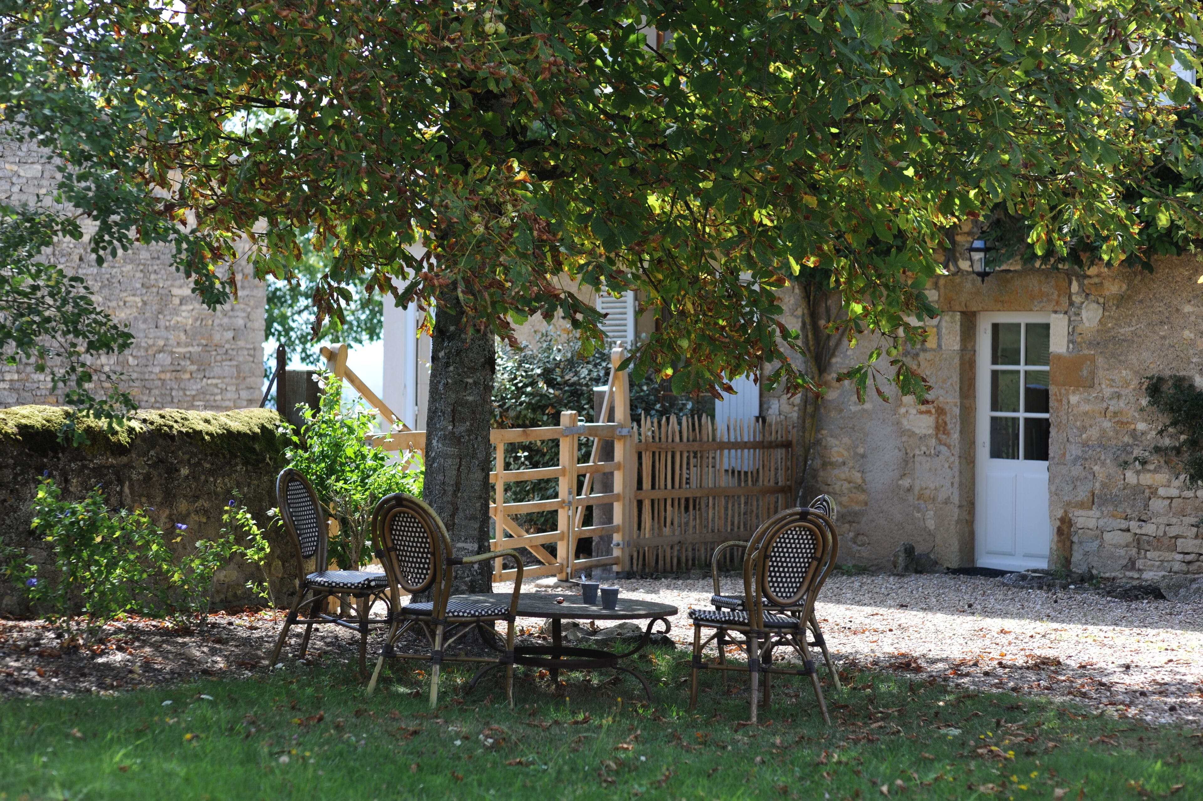Charming Farmhouse With Private Garden, Terrace & Large Court yard