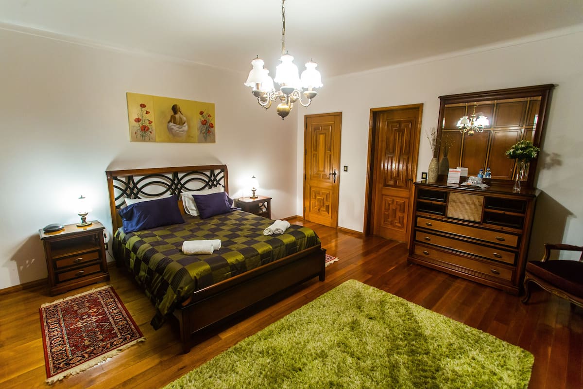 Classic Suite, Pool View | Down comforters, cribs/infant beds, rollaway beds, free WiFi