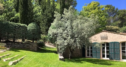 Romantic elegant villa with private pool, park and spectacular views