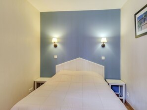1 dormitorio, cuna de viaje, wifi y ropa de cama
