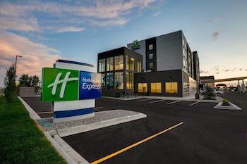 Holiday Inn Express Lethbridge Southeast by IHG