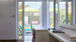 1 室のベッドルーム、WiFi (無料)