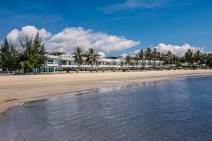 Am Strand, Liegestühle, Strandtücher