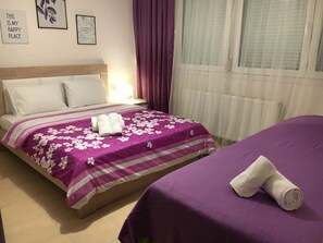 3 bedrooms, iron/ironing board, internet, bed sheets