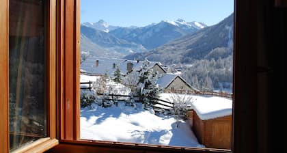 La Salle Les Alpes: Chalet - LA SALLE LES ALPES