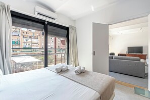 3 slaapkamers, een strijkplank/strijkijzer, reisbedje, gratis wifi