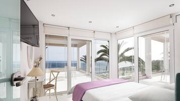 7 habitaciones, tabla de planchar con plancha y cuna de viaje