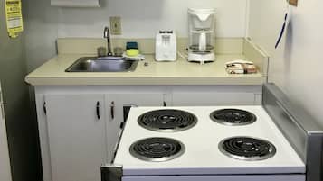 Apartamento clásico, 1 cama de matrimonio, no fumadores | Cocina privada | Cafetera o tetera
