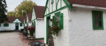 Chalet Motel