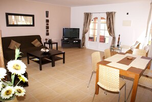 TV, video games, DVD player, foosball - 4 Bed Villa in Town, 10m Pool, Kid Slide, Pool Fence, BBQ, Outdoor Lounges (Castillo Caleta de Fuste)