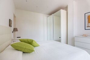 2 chambres, fer et planche à repasser, Wi-Fi, draps fournis