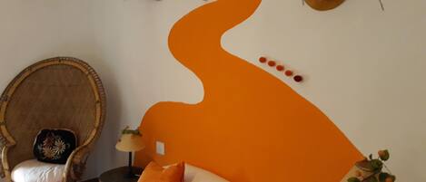 5 chambres, fer et planche à repasser, lit parapluie