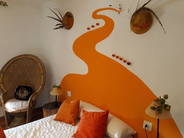 5 bedrooms, iron/ironing board, travel cot