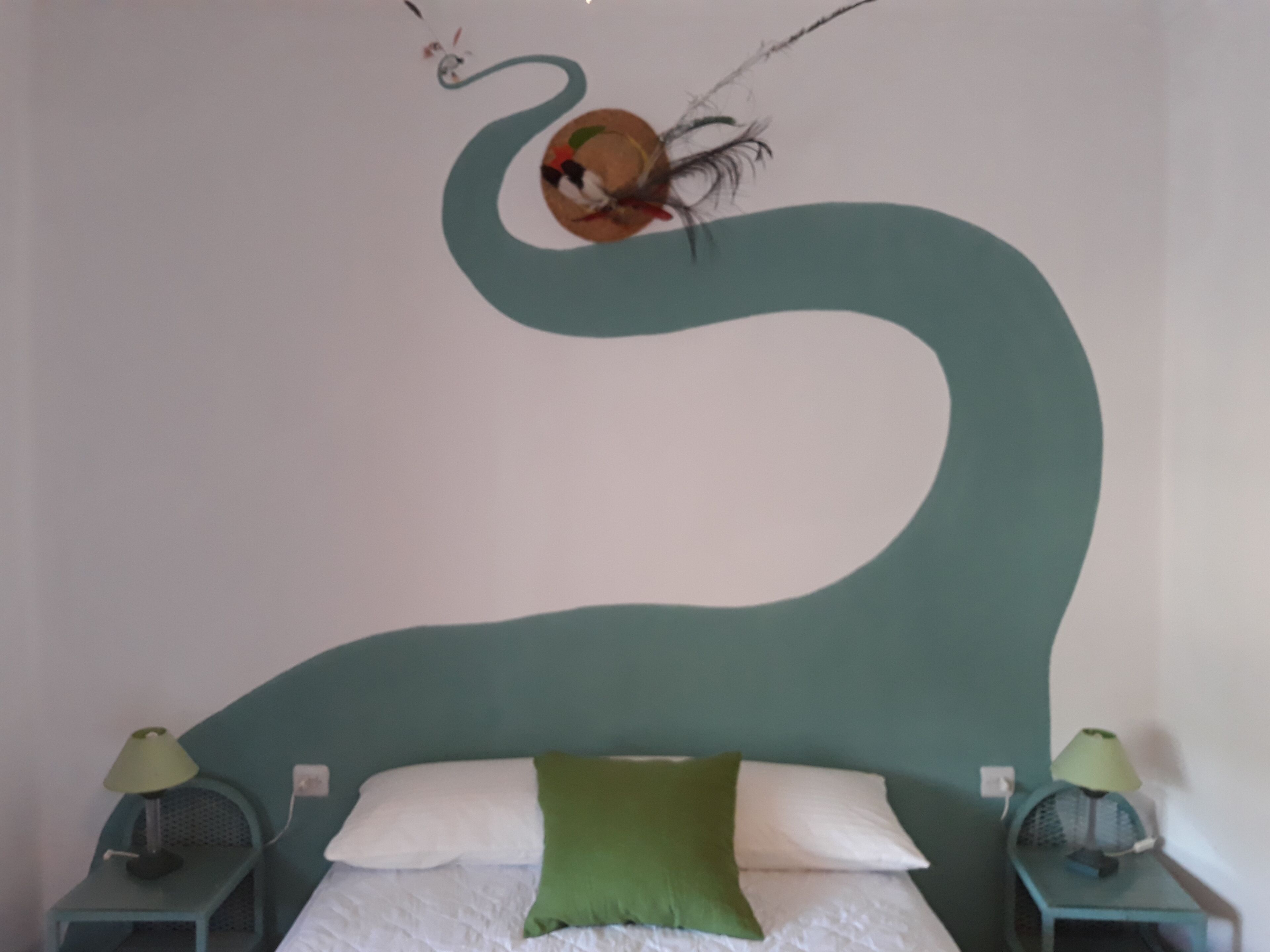 5 chambres, fer et planche à repasser, lit parapluie