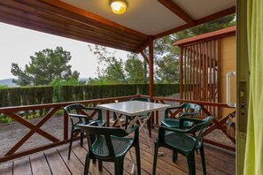 Outdoor dining - Cabin or Bungalow Cabañas Espadán for 6 people (Navajas)