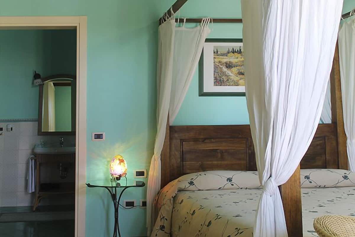 Blackout curtains, free cots/infant beds, rollaway beds, free WiFi