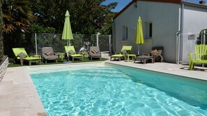 A heated pool - Typical and relaxing house with heated swimming pool near down town La Rochelle (La Rochelle)