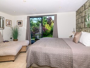 2 Schlafzimmer, Bügeleisen/Bügelbrett, Reisekinderbett, kostenloses WLAN