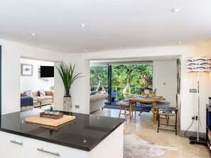 Interior - Stunning House above Mousehole Harbour, Relax in Space & Style, Garden & Parking (Mousehole)