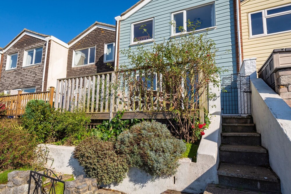 164 CUMBER CLOSE, pet friendly, with a garden in Malborough