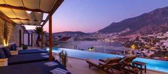 PREMIUM Villa Yar, Huge Private Heated Pool & Jacuzzi. All Rooms Sea View