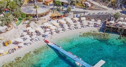 PREMIUM Villa Yar, Huge Private Heated Pool & Jacuzzi. All Rooms Sea View