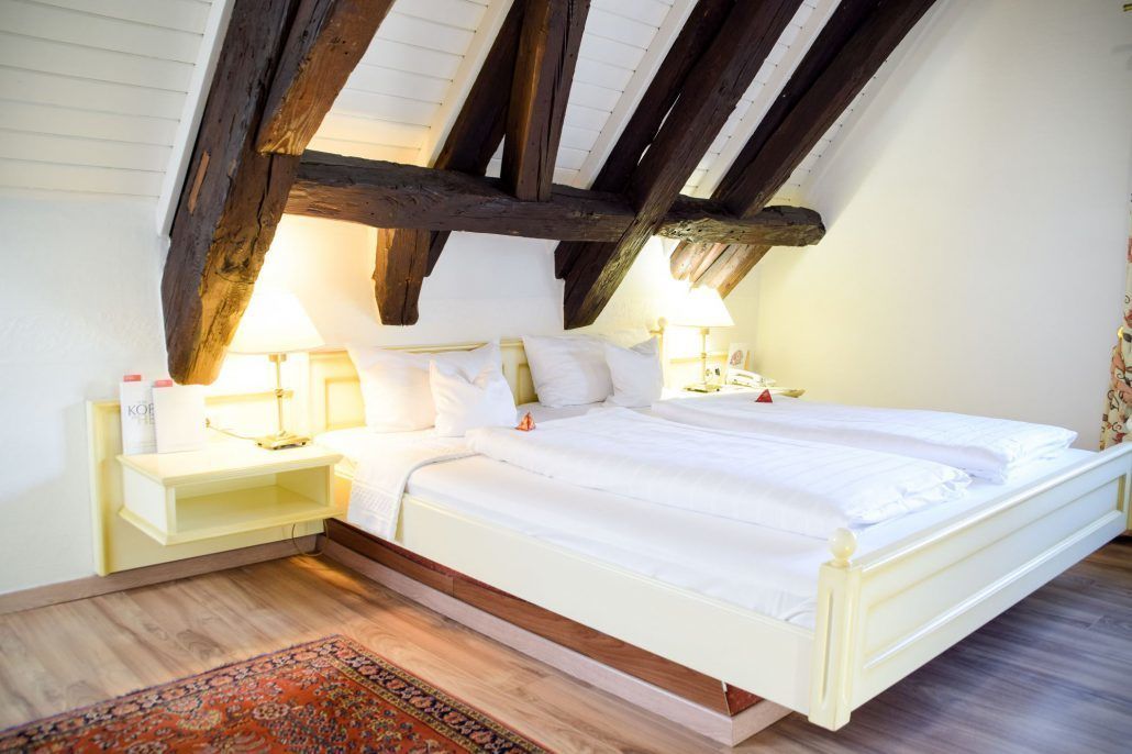 1 bedroom, desk, wifi, bed sheets