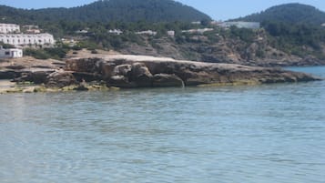 Una playa cerca