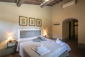 7 bedrooms, iron/ironing board, travel crib, WiFi