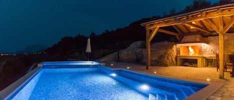 Piscine extérieure, piscine chauffée