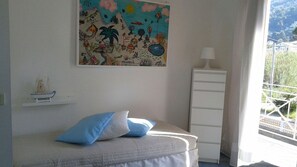 2 bedrooms, iron/ironing board, bed sheets