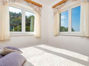 2 bedrooms, free WiFi - Beautiful apartment for 6 guests with WIFI, A/C, pool, TV and patio (Senj)