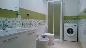 Shower, hair dryer, bidet, towels - Emerald House 200mt from the beach with sea view patio CIN 111008C2000P7111 (Calasetta)