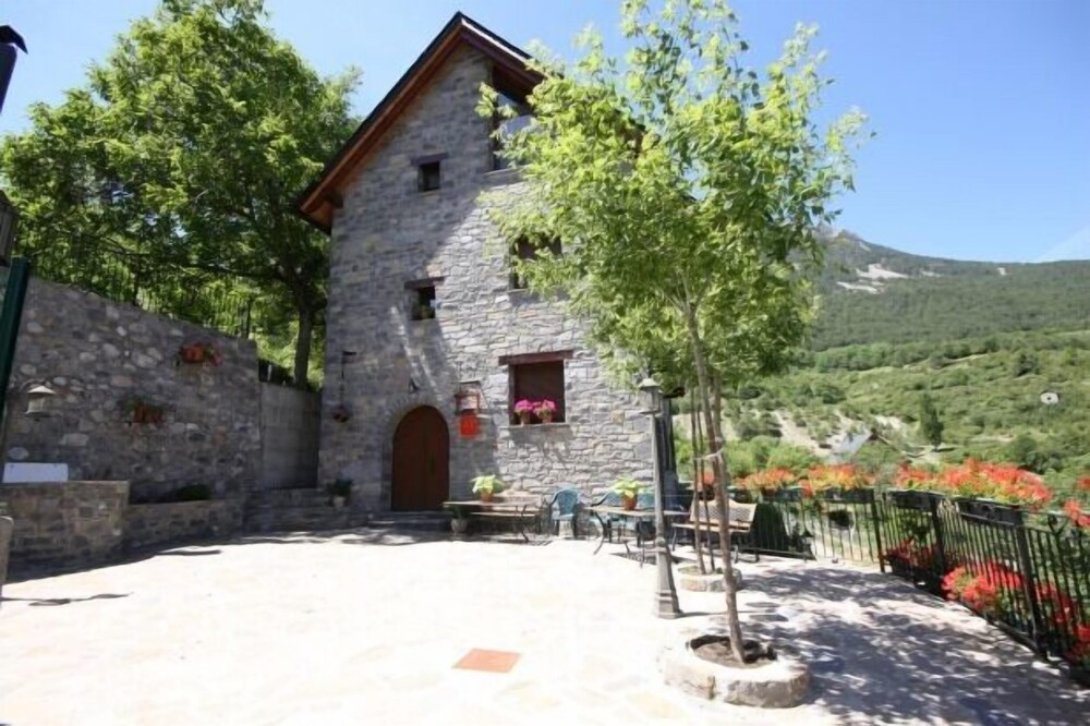 Miguelo Apartments