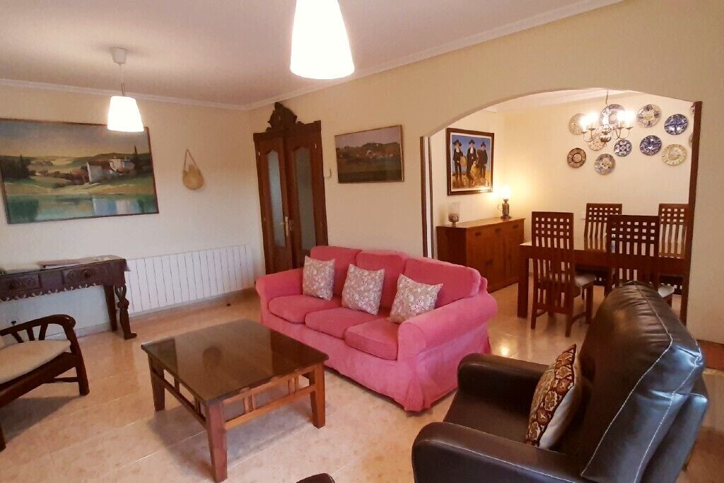 Cantabria Coast Villa, Garden, Fibre Wi-Fi, by Award Winning Beaches & Santander