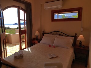 2 habitaciones, escritorio, tabla de planchar con plancha y wifi 