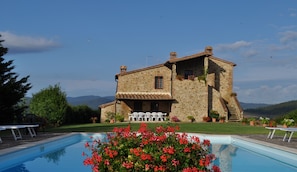 Pool - Villa Costa, Stunning Villa in the heart of Tuscany.  (Siena)