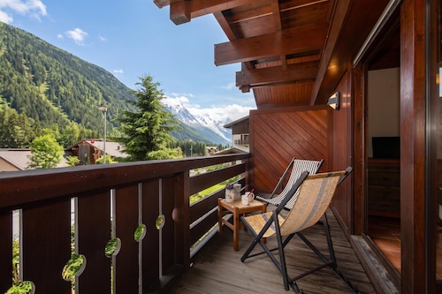 Chalet Chantey Mourry6 Mountain-View Balcony, Argentière (Chamonix), France