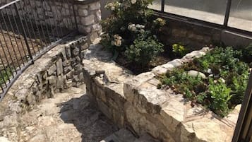 Enceinte de lâhĂ©bergement