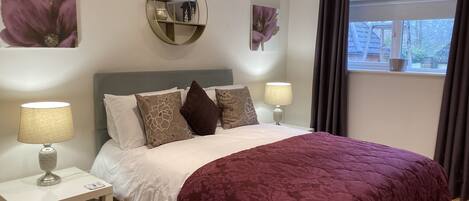 3 bedrooms, desk, iron/ironing board, travel cot