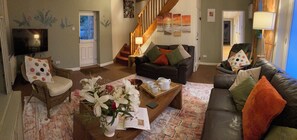 Smart-TV, DVD-spiller, bøker og filmbibliotek