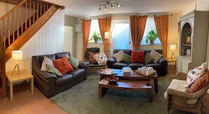 Smart-TV, DVD-spiller, bøker og filmbibliotek