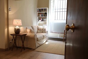 Smart TV, DVD player, books, music library